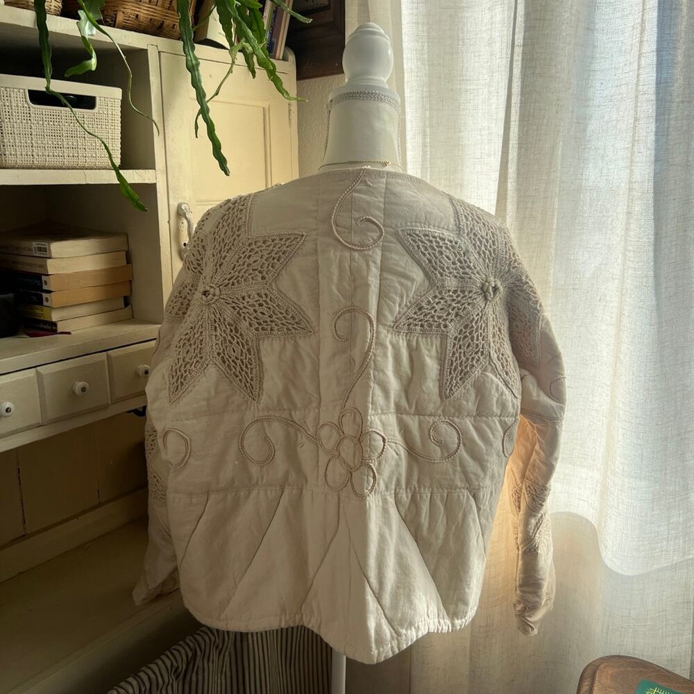 Handmade upcycled vintage quilt and crochet jacket size medium - Picture 4 of 4